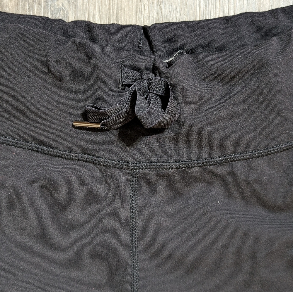 Lululemon Black Drawstring Pants - 6 - Preloved - Picture 4 of 9